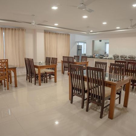 Daffodils Luxury Airport Suites Kochi Kültér fotó