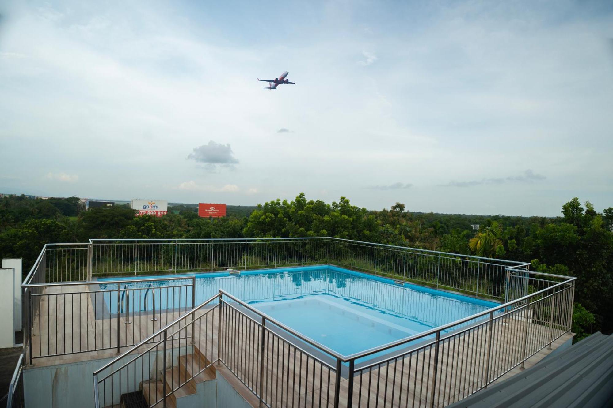 Daffodils Luxury Airport Suites Kochi Kültér fotó